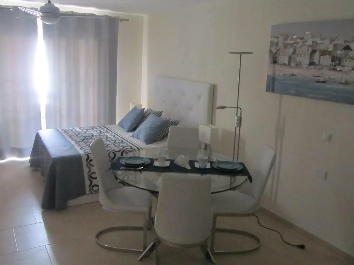 Los Cristianos studio, modern, spacious, pool,WiFi Arona  Apartamento Arona (Tenerife)